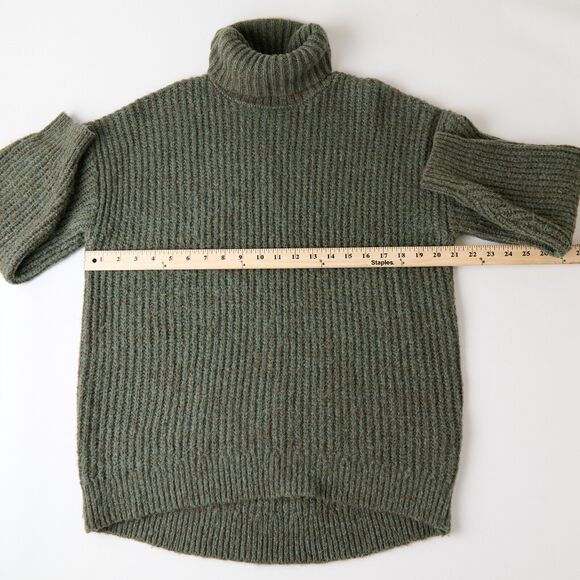 Old Navy Women’s S Ribbed Turtleneck Sweater Olive Green Knit Chunky Pullover - Picture 3 of 7
